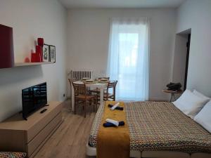 [Como-Svizzera] La casa di Betty