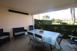 EDENCAU Appartement pour 4 personnes climatisé proche de la mer avec piscine commune au Pradet