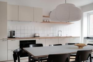 Queens Courtyard by Daniel&Jacobs