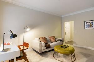 Blueground Waltham gym wd nr shopping BOS-1026