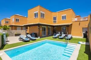 LUXURY VILLA with sea view, heated pool - Guaza