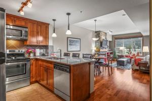 Stoneridge Mountain Resort Condo managed by Little Sister Getaways