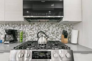 Relaxing 3BR Apt with King Beds & Washer - Lawndale 1 & 2 rep