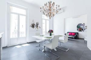 5-Star Apartment on Rue d’Antibes