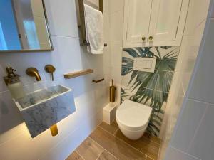 Luxury 2BR apartment & parking central Winchester