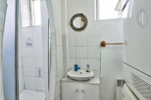 Beautiful cocoon near Montmartre