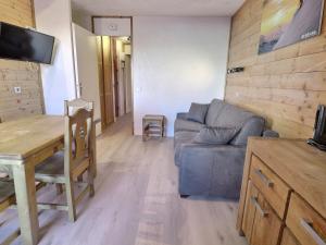 Apartment (4 Adults) room in Appartement Méribel 2 pièces 4 personnes - FR-1-182-195