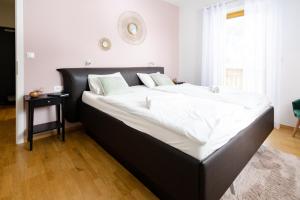 Waterfall Apartment - Cozy Mountain Retreat