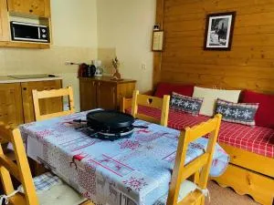 Appartement cosy 4 pers, pieds des pistes et piscine, Val-Cenis - FR-1-508-186 - 琴山朗勒堡