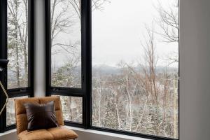 Chalet Peak Tremblant: Your Mountain Escape.