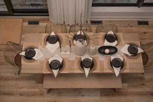 Chalet Peak Tremblant: Your Mountain Escape.