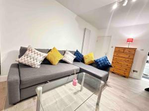 Large 4BR with 4En-Suite Bath Rooms Family House in Canary Wharf
