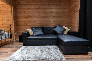 The Getaway - The Hen Harrier - Luxury Glamping Cabin with Hot Tub