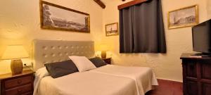 Standard Twin Room with Garden View room in Hotel Restaurante Las Buitreras