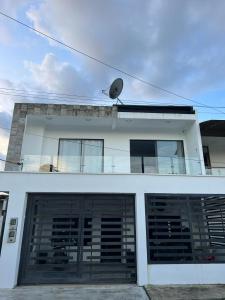 Casa bonita y cómoda con antejardín Barrio Jardín 2-4 personas