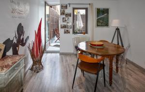 Beautiful Home In Lisle-Sur-La-Sorgue