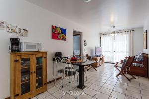 Apto c Churrasq 350m da Praia Canasvieiras AAL0204