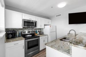 Beautiful 2BR Penthouse with Amazing Views