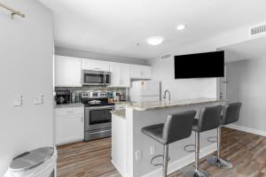 Beautiful 2BR Penthouse with Amazing Views