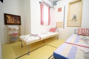 Giường đôi hoặc 2 giường đơn Có phòng tắm chung (Double or Twin Bed with Shared Bathroom)