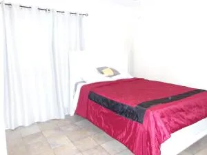 Glamorous Gem - 林伍德