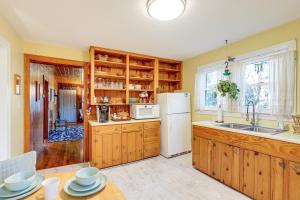 City Serenity Apt 1 Mi to Downtown Asheville!