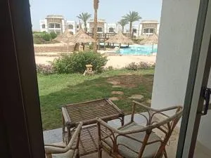 شقه مع جنينه هاديه - شرم الشيخ