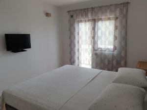 Apartments by the sea Omis - 21590