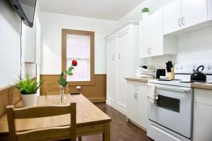 obrázek - Amazing DT Apartment w Parking Location Coffee