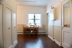 Cozy Studio Perfect for Business Travelers Downtown