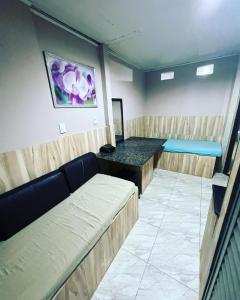 Flat na Praia de Itapuã no Terreo com AR-Condicionado - SEM TAXAS