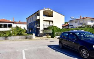 Apartments with a parking space Umag - 22521