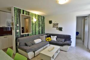 Apartments with parking space Umag - 22521