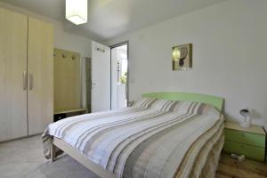 Apartments with parking space Umag - 22521