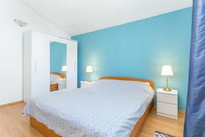 Apartments by the sea Rogoznica - 22241