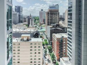 Amazing 1B1B Apt wPool, Gym, Sauna