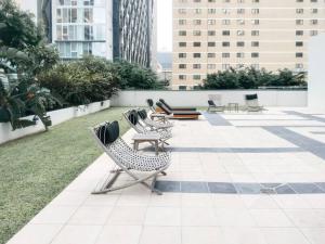 Amazing 1B1B Apt wPool, Gym, Sauna