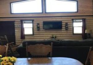 Farm House Cabin, Patio, TV Room, Games, BBQ, Campfire