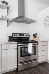 CozySuites I Trendy 1BR, Bottleworks Indy #2