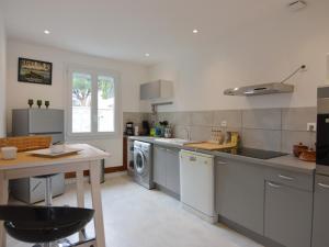 Maisons de vacances Villa 3 Chambres a Bouzigues: Jardin, Terrasses, Proche Plage et Port, Connexion WiFi - FR-1-604-44 : photos des chambres