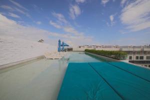 Amazing Anah With Hidromasaje