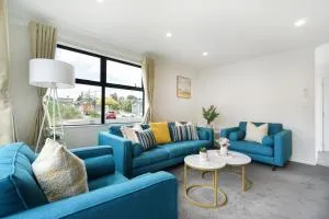 Charming 4bds House with 3 bathrooms Brand New - Newstead