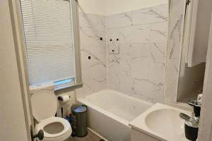 Lovely 3 Bed Room in Cleveland