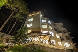 Pine Maderas by Embrace