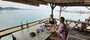 Ekas beach floating Room and suite - Palebah