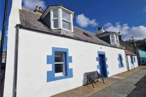 Cullen Seaside Cottage - Cullen