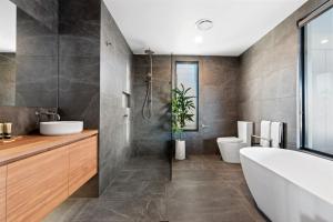 The Ridge at Maleny 3 Bedroom Deluxe Residence - Panoramic Valley Views