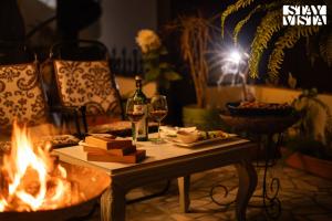 StayVistas Fiddle Leaf Home - Elegant Interiors, Spacious Lawn & Inviting Balcony