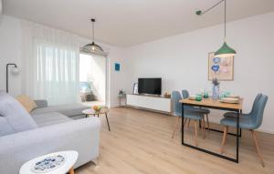 Amazing Apartment In Makarska With Wi-fi