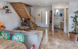 Maisons de vacances Awesome Home In Vidauban With Kitchen : photos des chambres